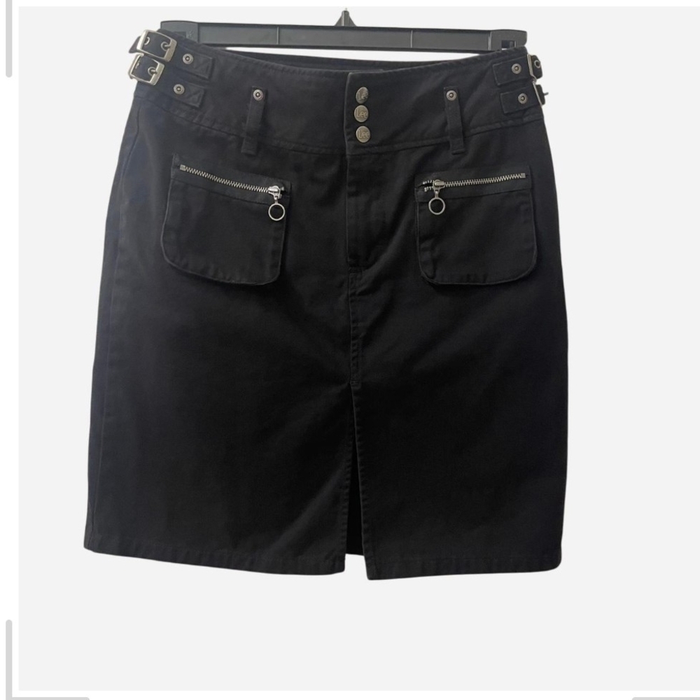 Pre-owned Lee Black Pants with Gold Zipper and Button Details